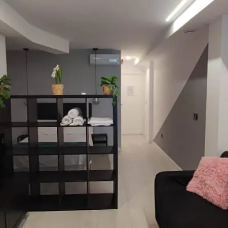 Moderno Estudio En El Centro De Appartamento *