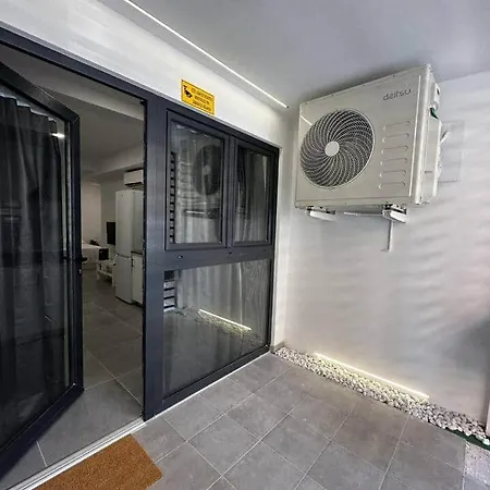 Moderno Estudio En El Centro De * Valenza