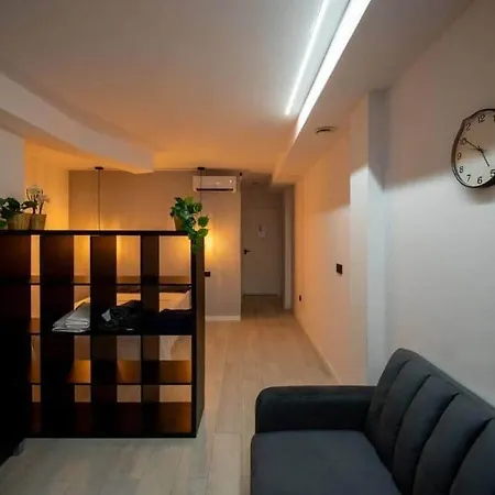 Moderno Estudio En El Centro De Appartamento *